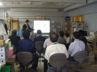 10月28日～30日　北九州学術研究都市で開かれました産学連携フェアにSCOPE研究の成果を展示しました。また，オープンラボも行いました。