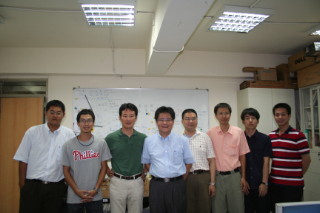 8月21日　SICE Annual Conference 2010（台湾・台北にて開催）において，杉村，和田が発表しました。学会参加に合わせて，国立陽明大学の遊博士の研究室と楊教授の研究室を訪問しました。さらに，義守大学の林教授にもお会いました。