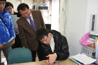 1月22日　Inje University(Korea)のHeung-Ho CHOI教授と4名の学生さんが見学にいらっしゃいました。