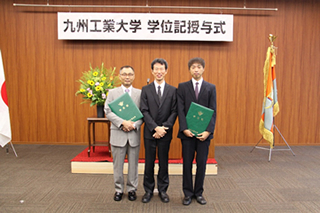 9月22日　学位記授与式が挙行され，中野・永崎両氏に学位号が授与されました．