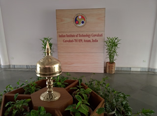 2019年2月23日～27日　IIT Guwahati (India)を訪問し，研究紹介，研究交流を行いました．