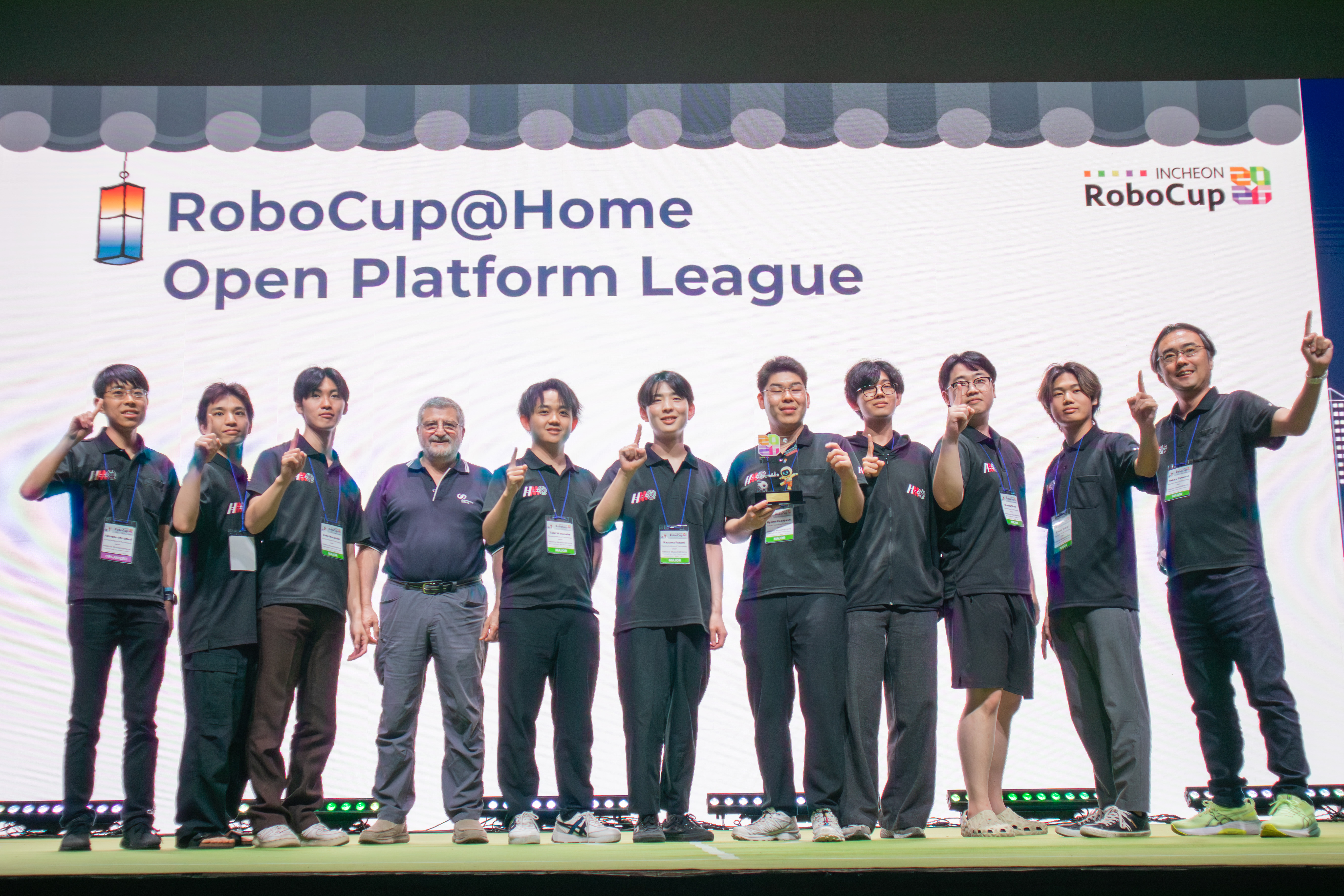 RoboCup 2026で受賞したチームの集合写真