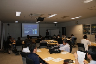 10月22日　工学部・田川研究室（田川善彦教授）と勉強会を開きました。終了後は，韓国居酒屋で飲み会。