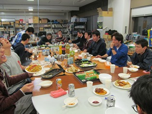 1月10日　新年会と短期海外派遣学生の報告会を開催しました。