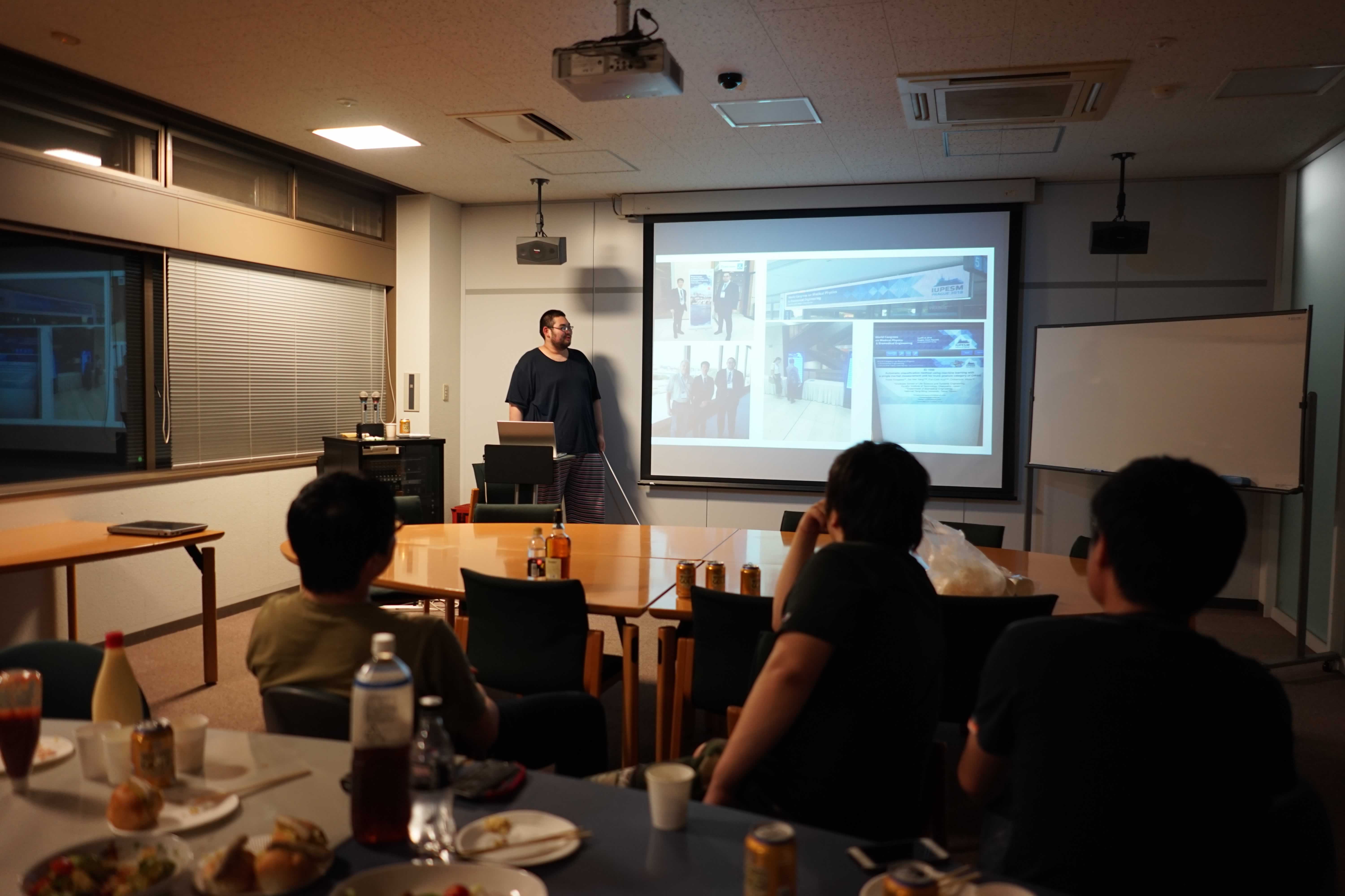 2018年6月27日　学会参加報告や海外滞在報告のための懇親会を開きました（李，戸畑，北川）．